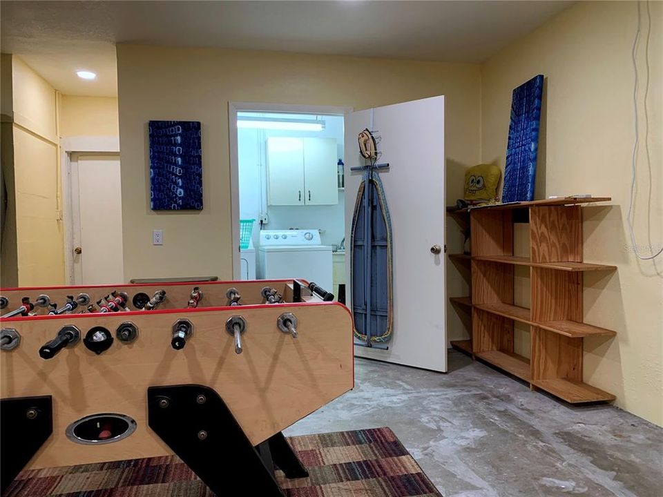 For Rent: $2,700 (2 beds, 1 baths, 2074 Square Feet)