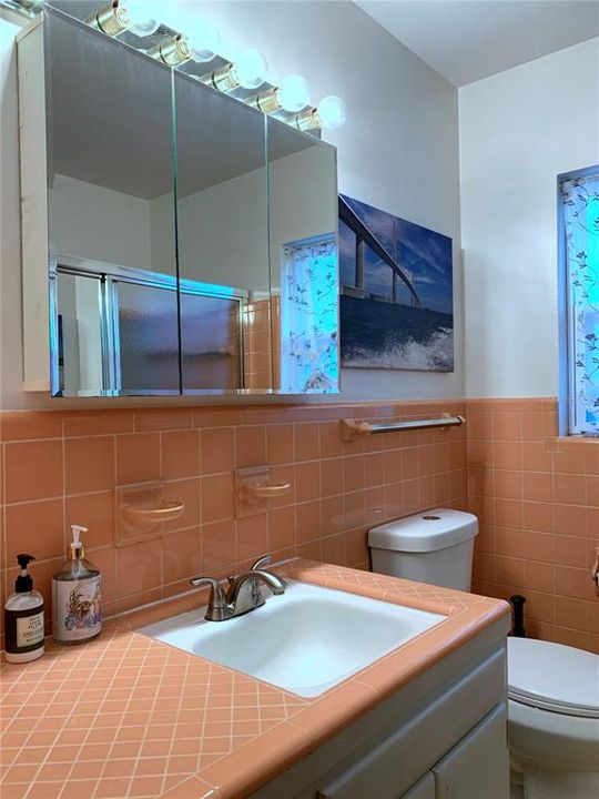 For Rent: $2,700 (2 beds, 1 baths, 2074 Square Feet)