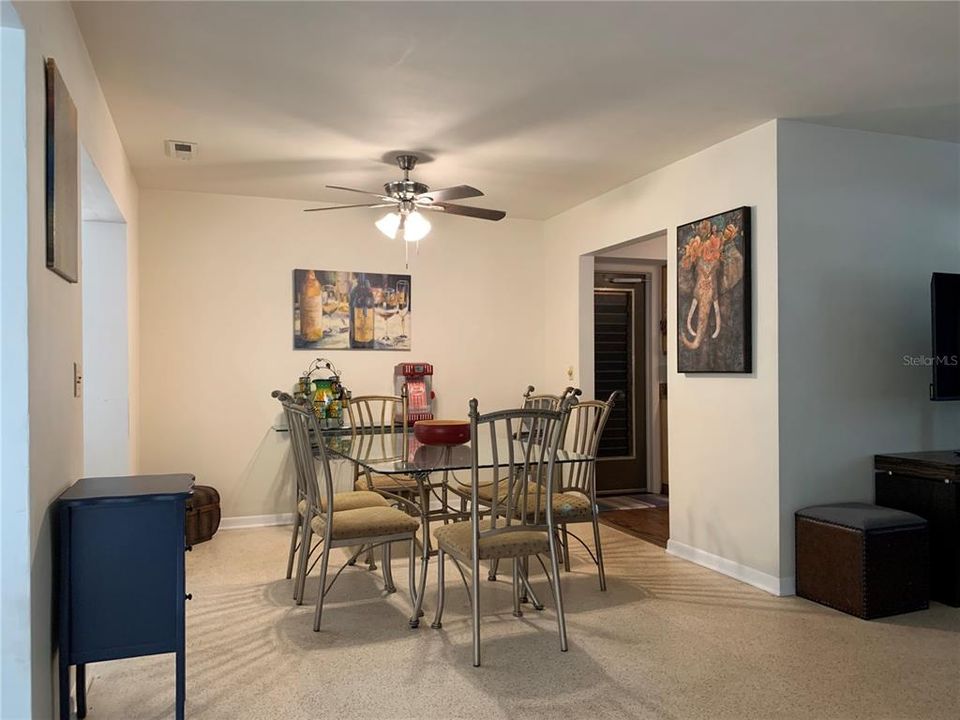 For Rent: $2,700 (2 beds, 1 baths, 2074 Square Feet)