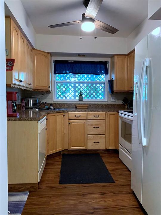 For Rent: $2,700 (2 beds, 1 baths, 2074 Square Feet)