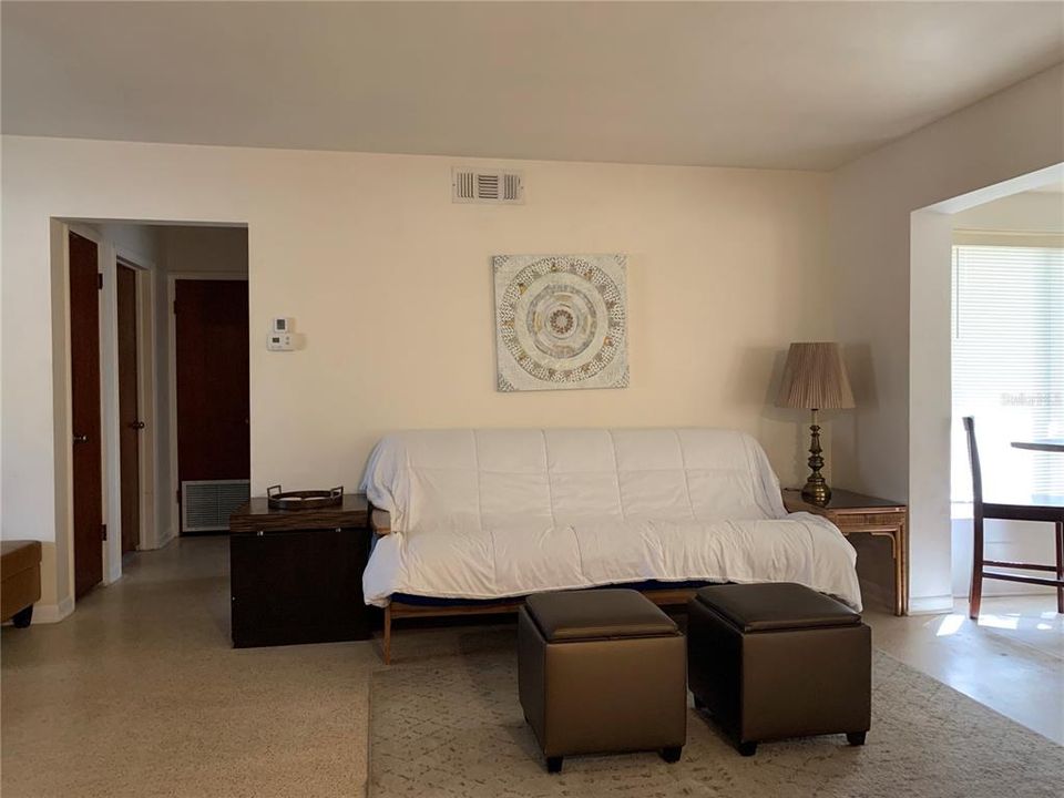 For Rent: $2,700 (2 beds, 1 baths, 2074 Square Feet)