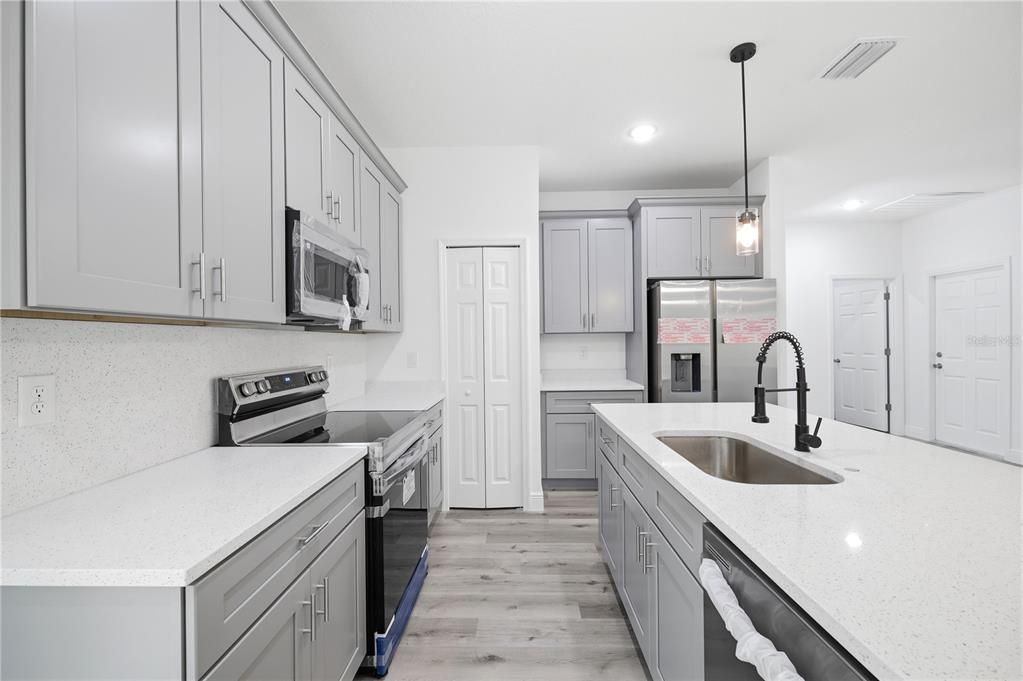 For Sale: $285,000 (3 beds, 2 baths, 1540 Square Feet)