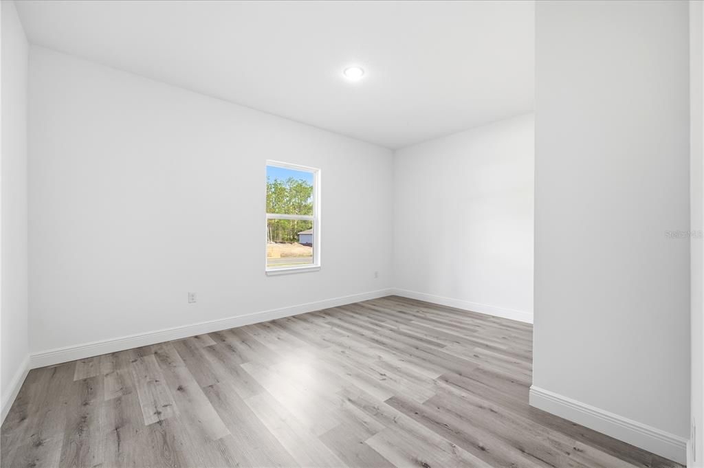 For Sale: $285,000 (3 beds, 2 baths, 1540 Square Feet)