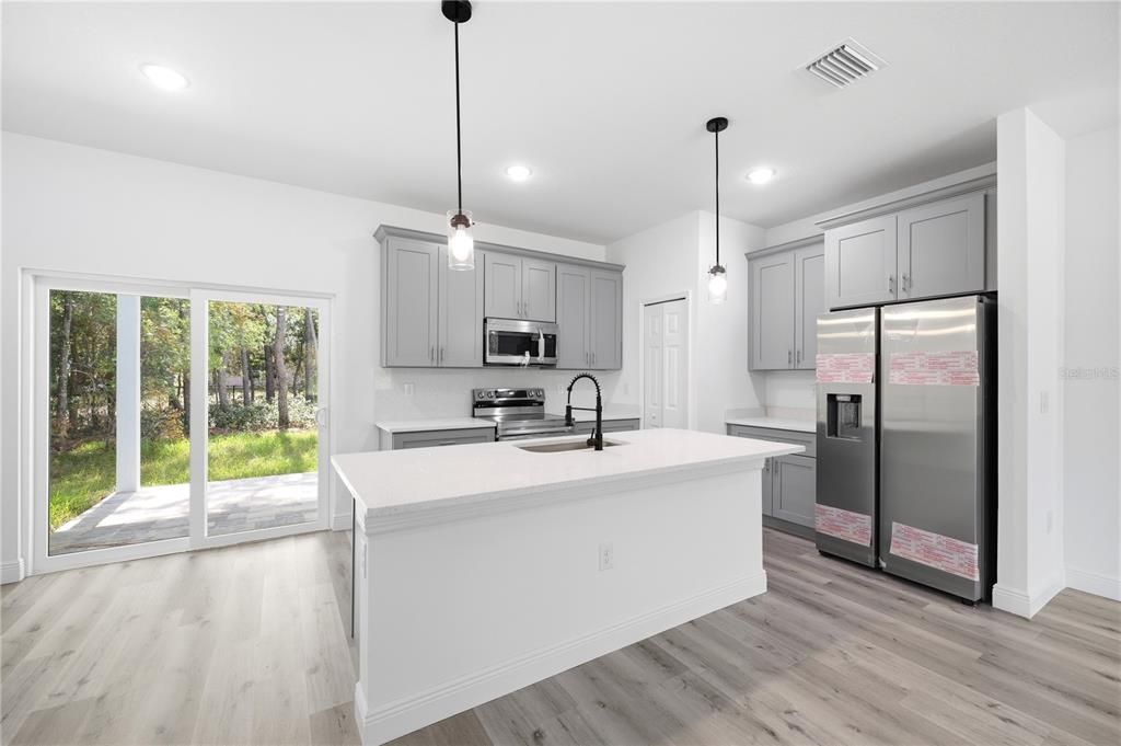 For Sale: $285,000 (3 beds, 2 baths, 1540 Square Feet)