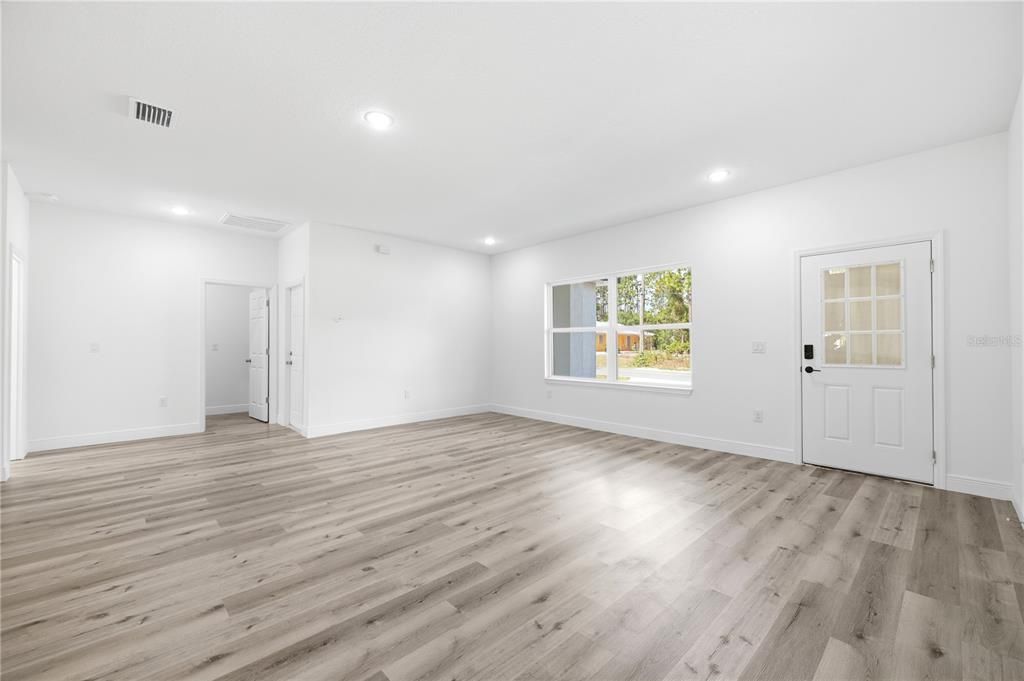 For Sale: $285,000 (3 beds, 2 baths, 1540 Square Feet)