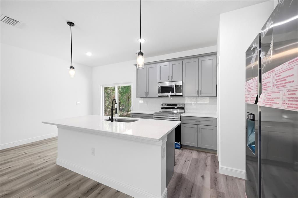 For Sale: $285,000 (3 beds, 2 baths, 1540 Square Feet)