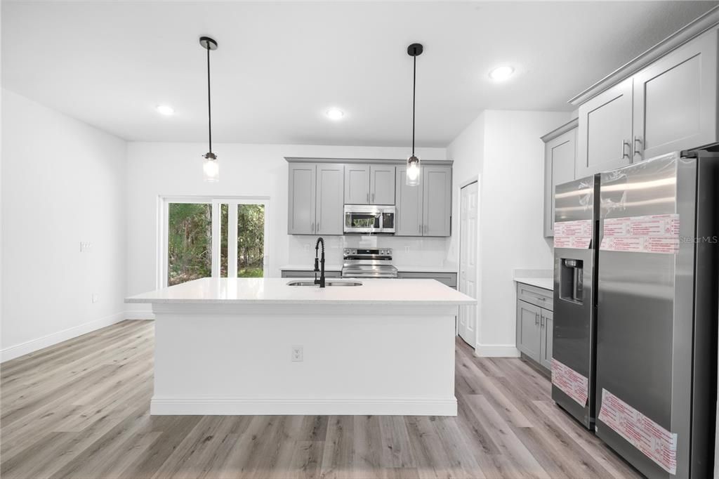 For Sale: $285,000 (3 beds, 2 baths, 1540 Square Feet)