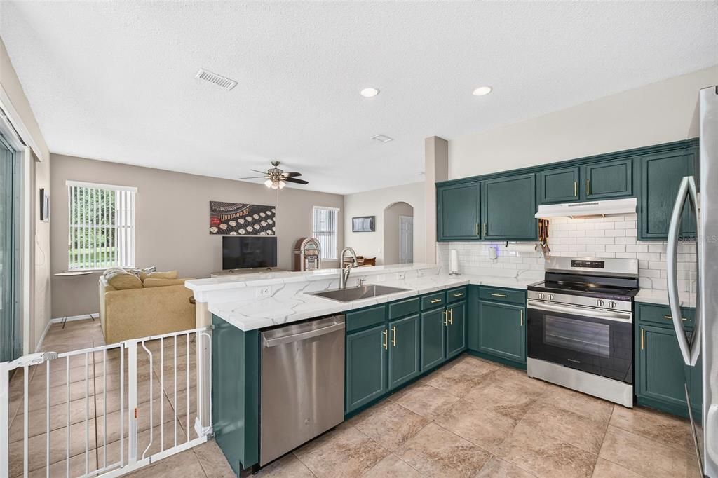 For Sale: $549,000 (4 beds, 2 baths, 3111 Square Feet)