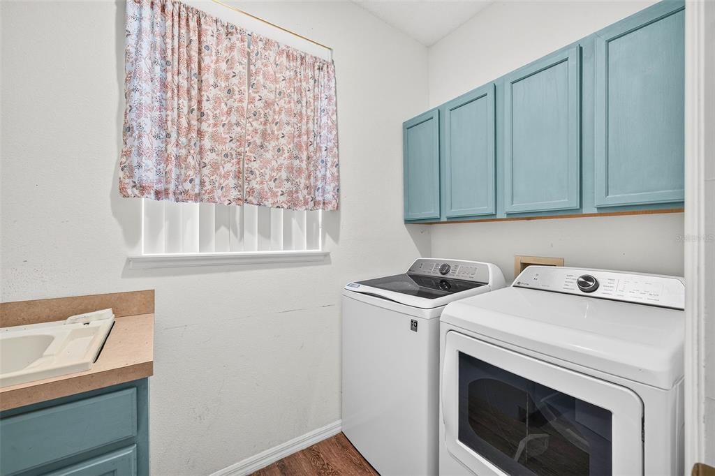 For Sale: $549,000 (4 beds, 2 baths, 3111 Square Feet)