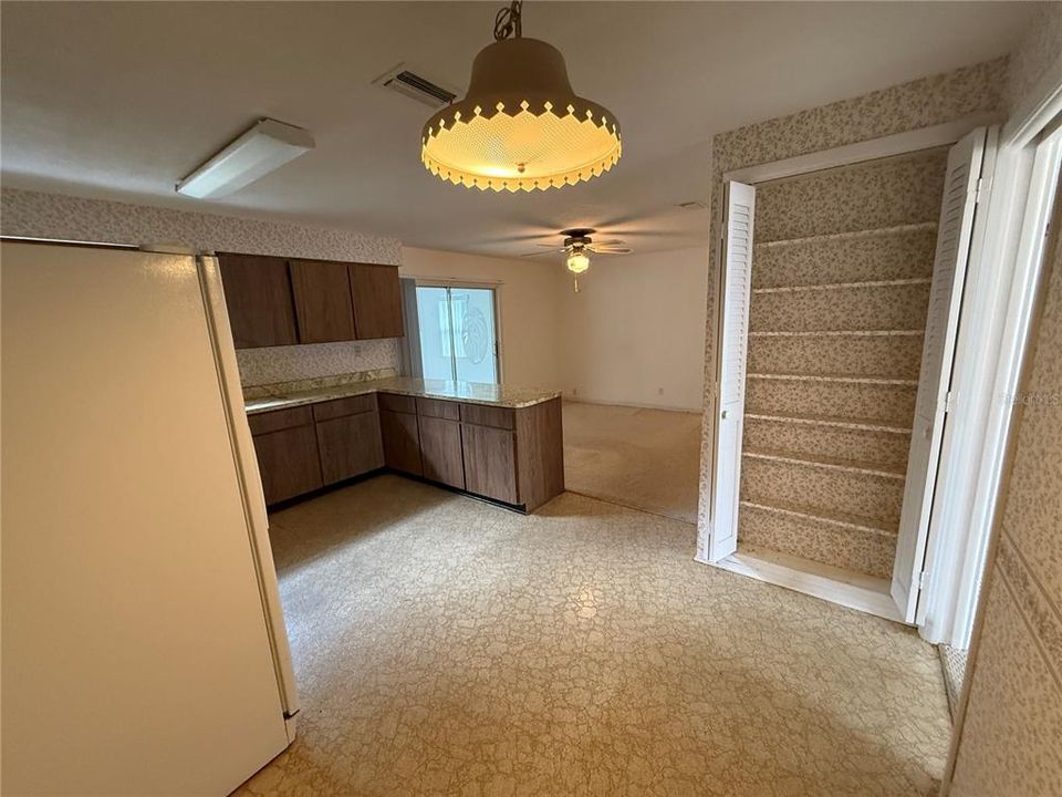 For Sale: $290,000 (2 beds, 2 baths, 1334 Square Feet)