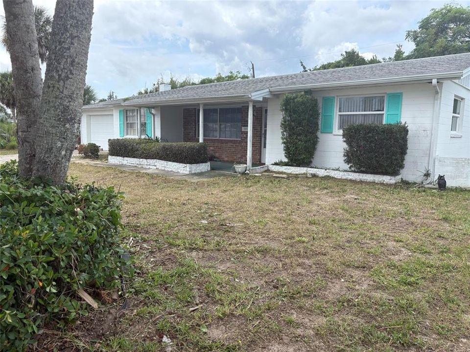 For Sale: $290,000 (2 beds, 2 baths, 1334 Square Feet)