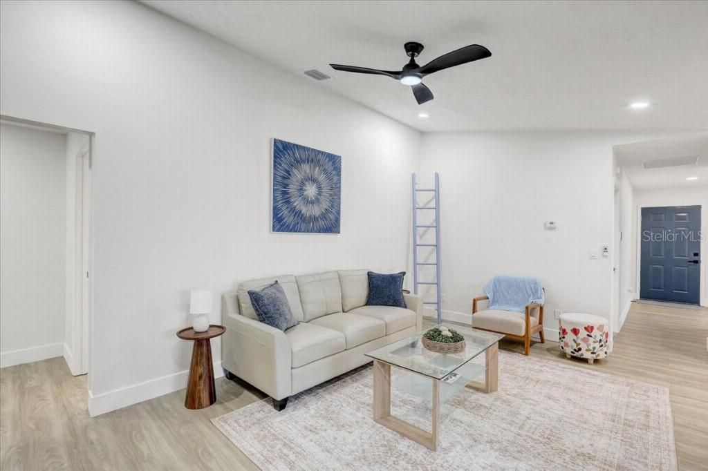 For Sale: $359,900 (3 beds, 2 baths, 1452 Square Feet)