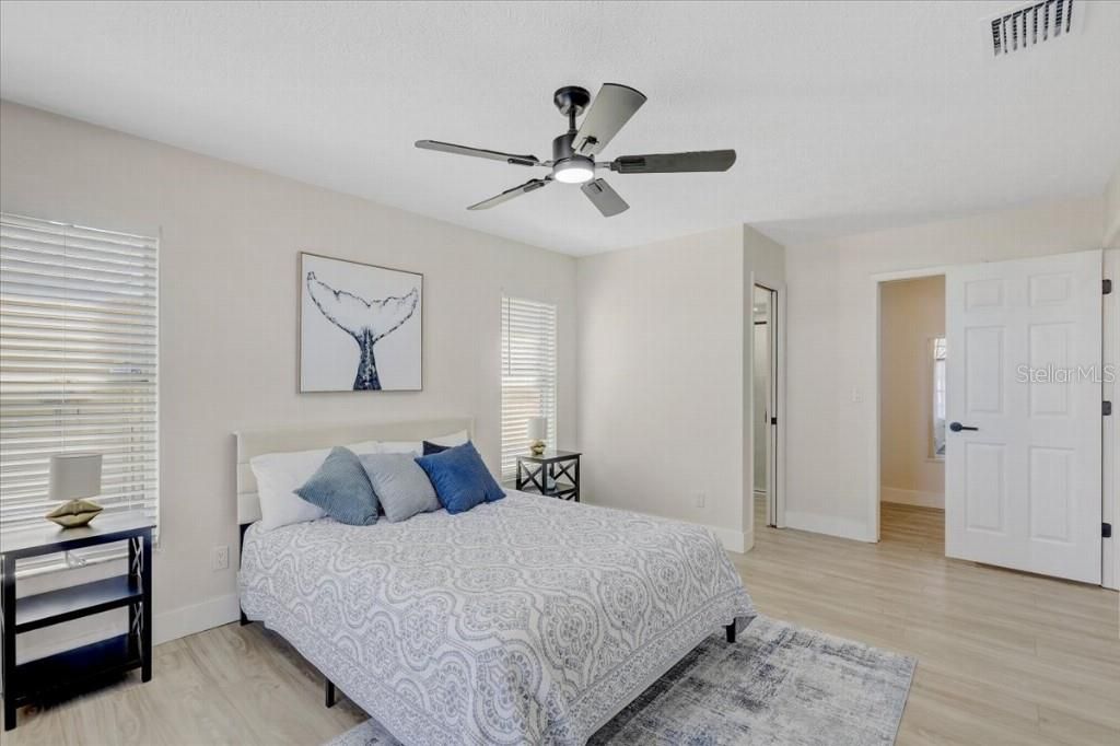 For Sale: $359,900 (3 beds, 2 baths, 1452 Square Feet)