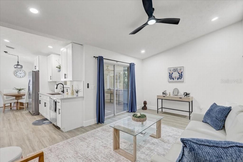 For Sale: $359,900 (3 beds, 2 baths, 1452 Square Feet)
