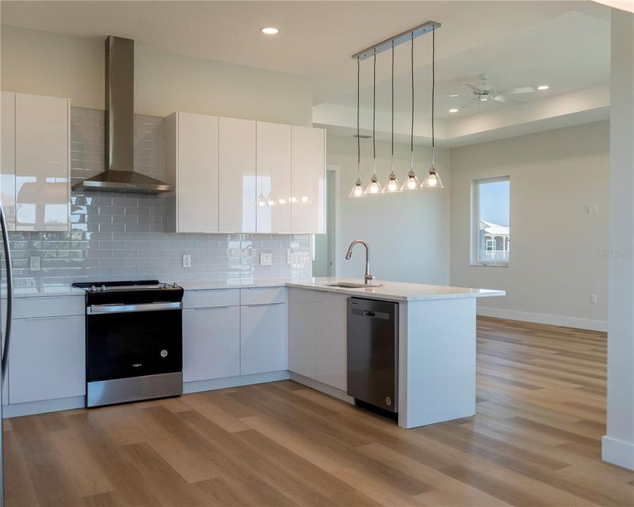 For Sale: $749,000 (3 beds, 2 baths, 1600 Square Feet)