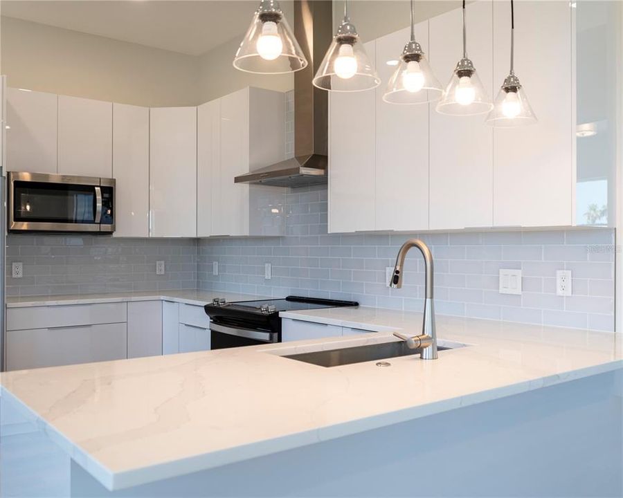 For Sale: $749,000 (3 beds, 2 baths, 1600 Square Feet)