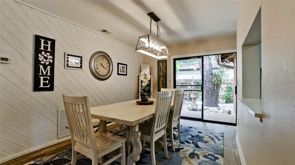 En Venta: $481,000 (3 camas, 3 baños, 1979 Pies cuadrados)