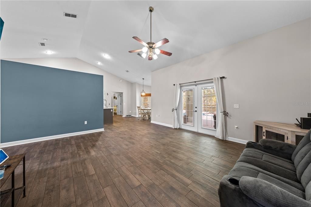 For Sale: $695,000 (4 beds, 2 baths, 2098 Square Feet)