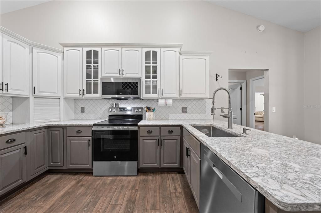 For Sale: $695,000 (4 beds, 2 baths, 2098 Square Feet)