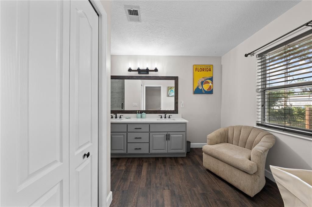 For Sale: $695,000 (4 beds, 2 baths, 2098 Square Feet)