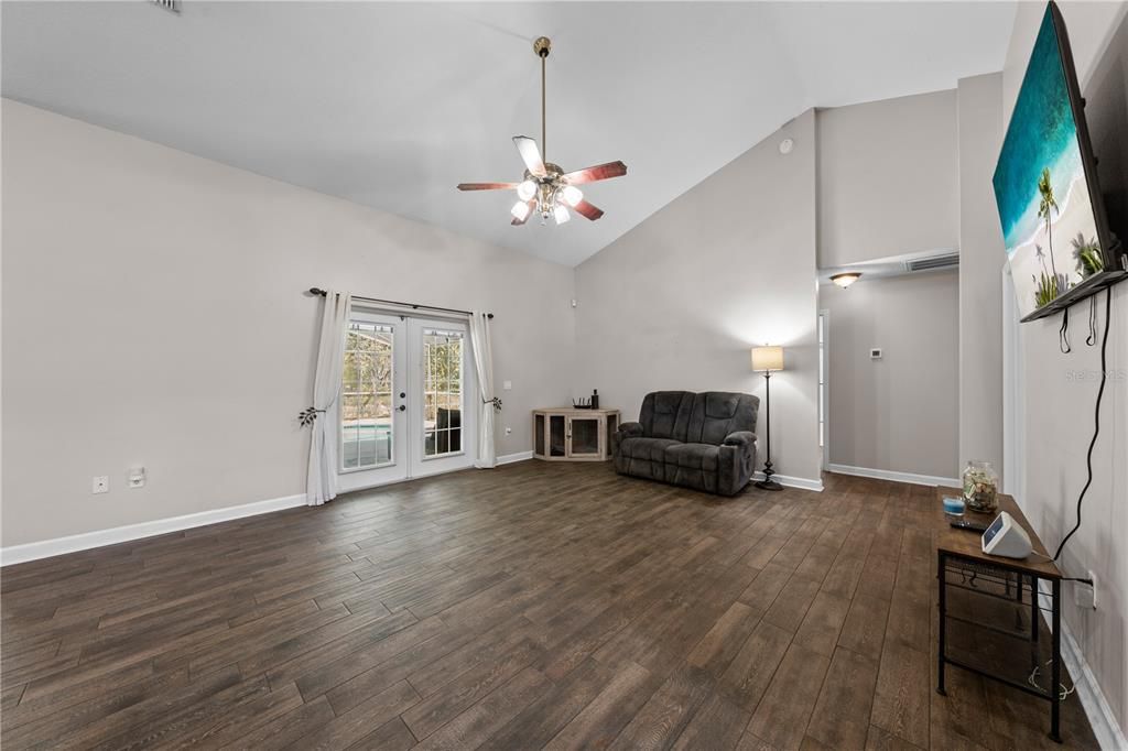 For Sale: $695,000 (4 beds, 2 baths, 2098 Square Feet)
