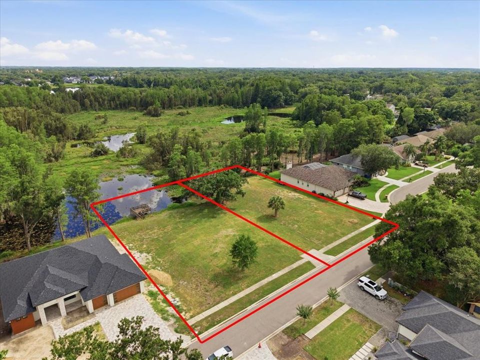 待售: $340,000 (0.29 acres)