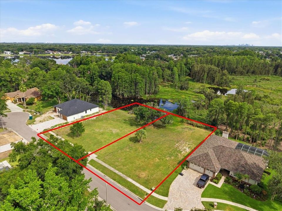待售: $340,000 (0.29 acres)