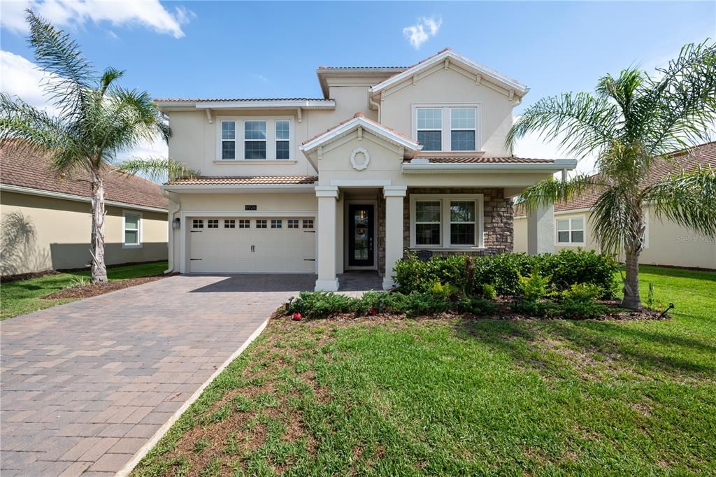 For Sale: $565,000 (5 beds, 4 baths, 3809 Square Feet)