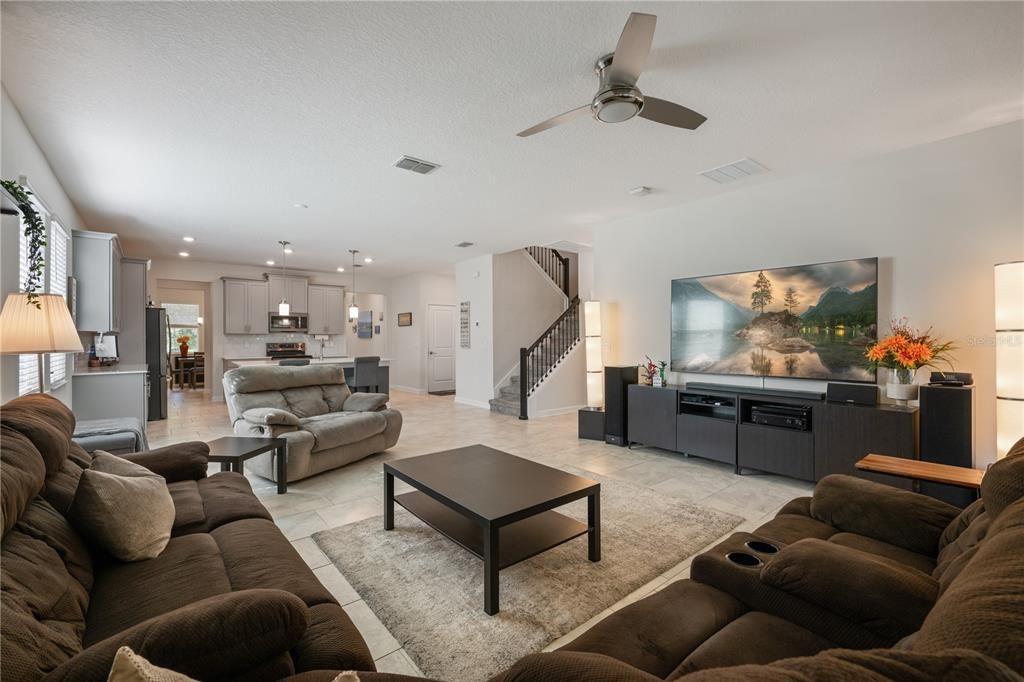 For Sale: $565,000 (5 beds, 4 baths, 3809 Square Feet)