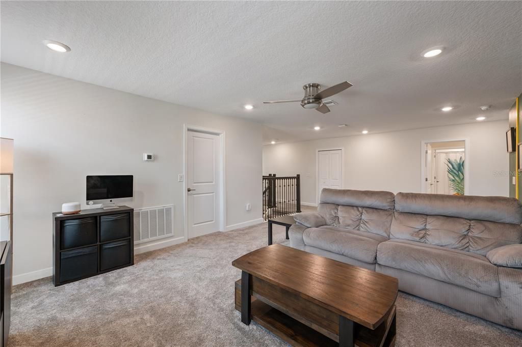 For Sale: $565,000 (5 beds, 4 baths, 3809 Square Feet)