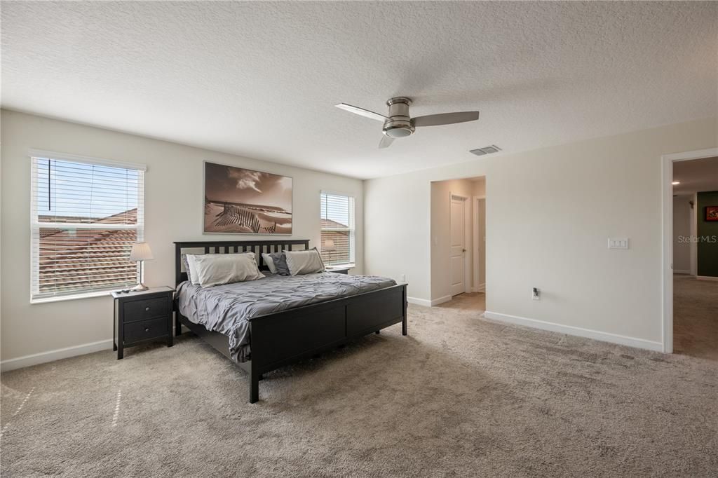 For Sale: $565,000 (5 beds, 4 baths, 3809 Square Feet)