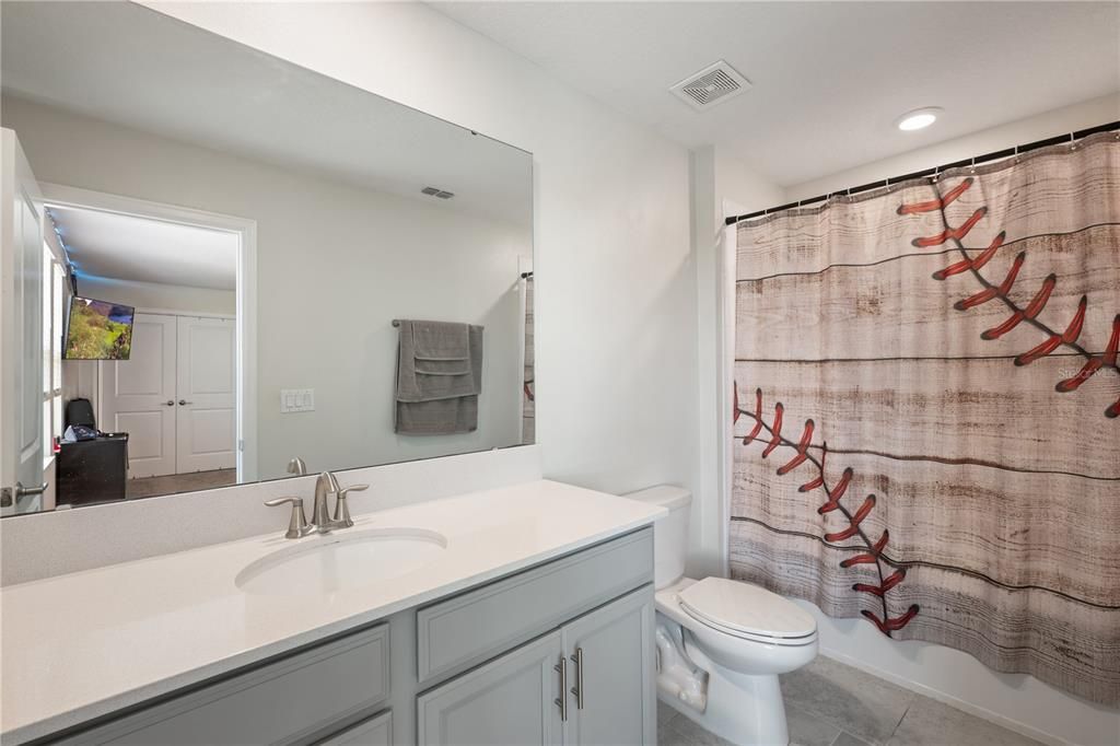 For Sale: $565,000 (5 beds, 4 baths, 3809 Square Feet)