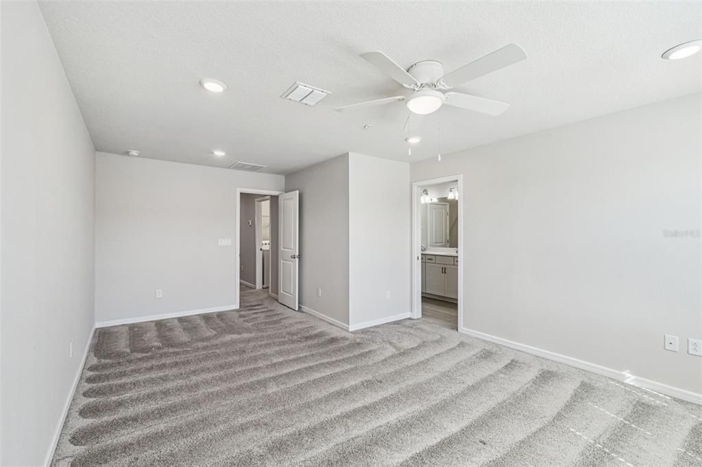 For Sale: $449,900 (4 beds, 3 baths, 1861 Square Feet)