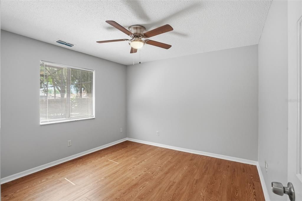 For Sale: $524,999 (4 beds, 2 baths, 1999 Square Feet)