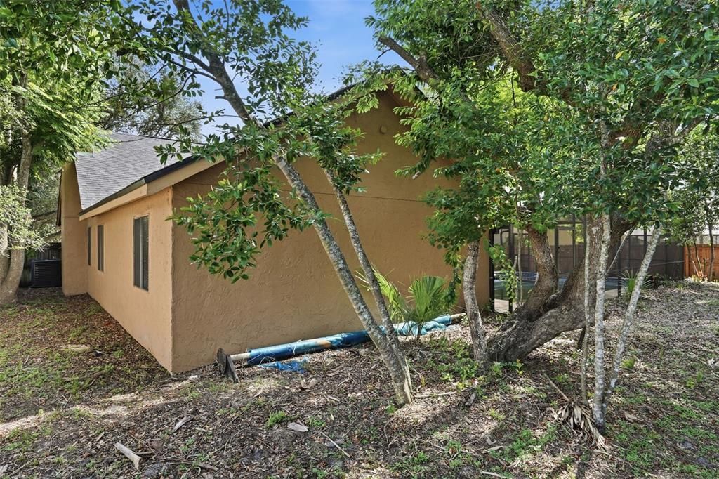 For Sale: $524,999 (4 beds, 2 baths, 1999 Square Feet)