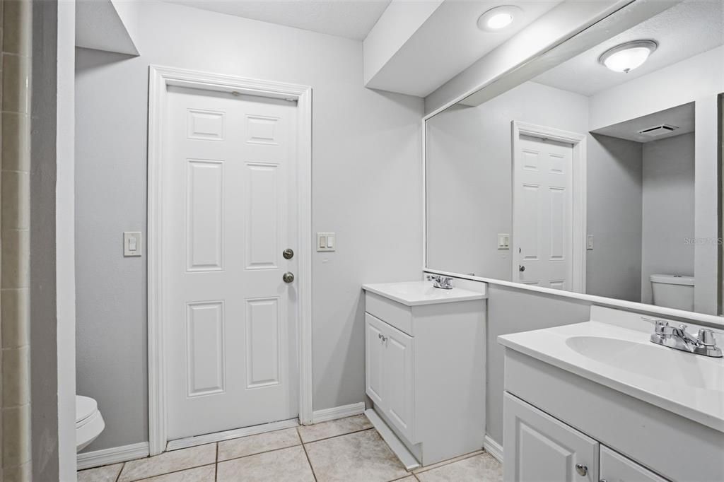 For Sale: $524,999 (4 beds, 2 baths, 1999 Square Feet)