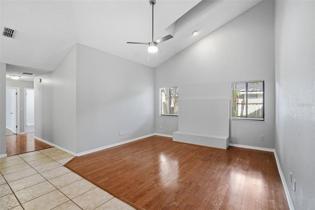 For Sale: $524,999 (4 beds, 2 baths, 1999 Square Feet)