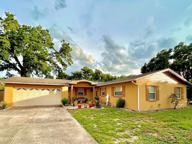 For Sale: $379,900 (3 beds, 2 baths, 1602 Square Feet)