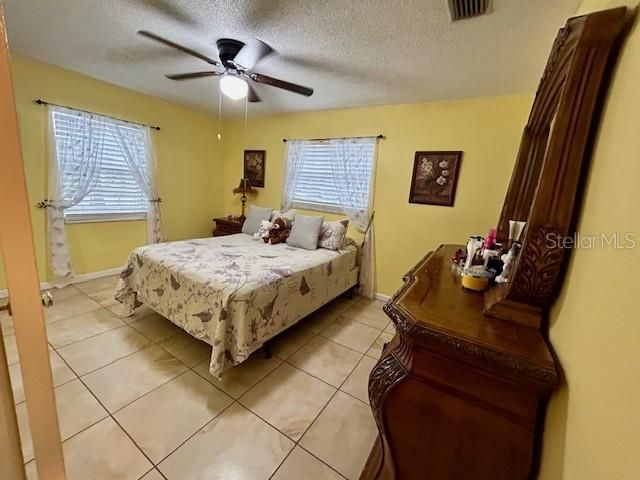 For Sale: $379,900 (3 beds, 2 baths, 1602 Square Feet)