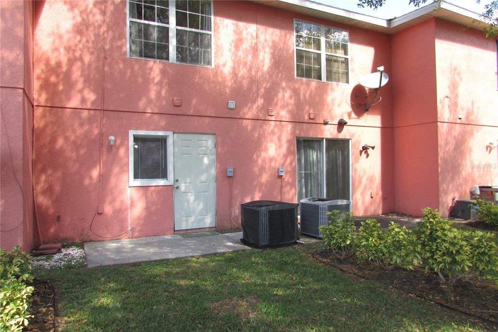 For Rent: $1,550 (2 beds, 2 baths, 990 Square Feet)