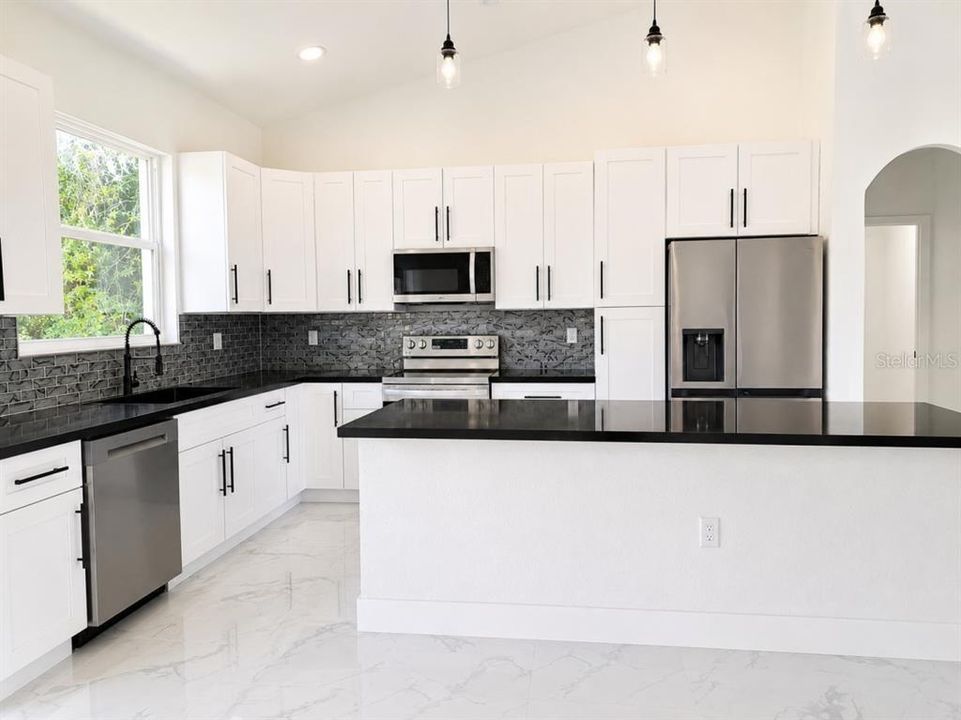 For Sale: $279,900 (3 beds, 2 baths, 1553 Square Feet)