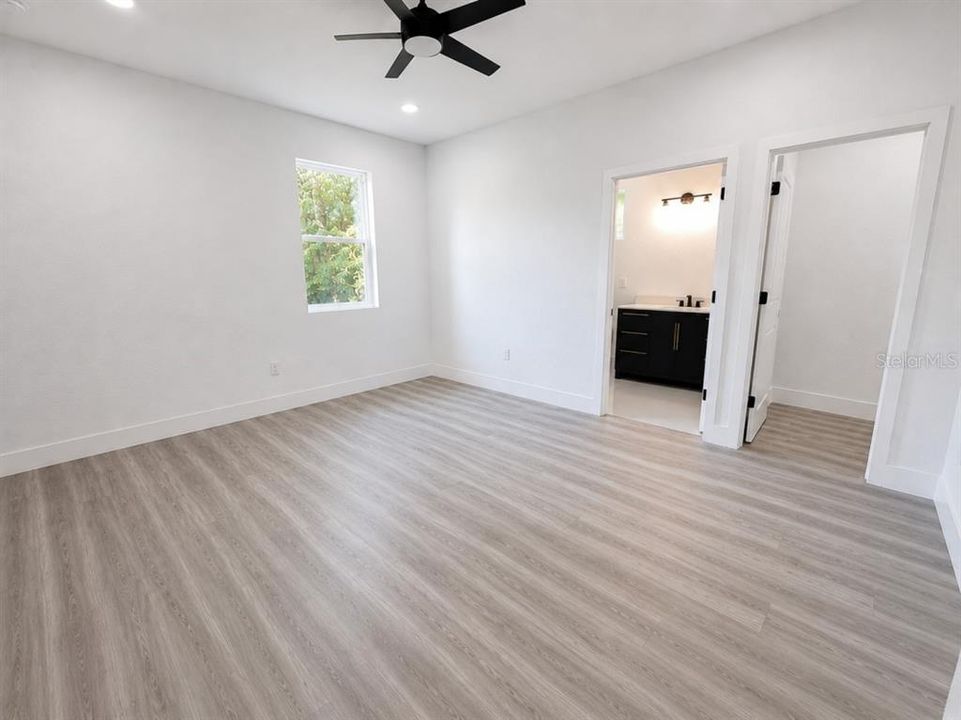 For Sale: $279,900 (3 beds, 2 baths, 1553 Square Feet)