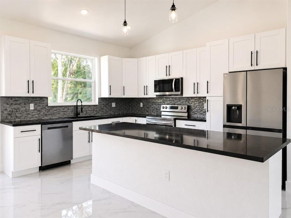 For Sale: $279,900 (3 beds, 2 baths, 1553 Square Feet)