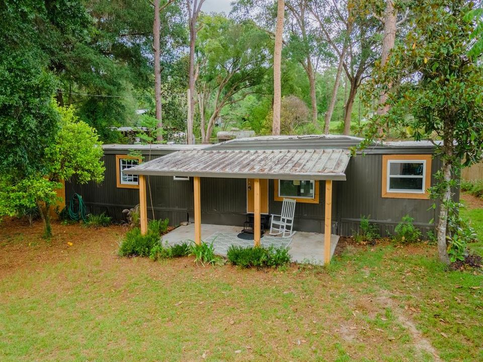 For Sale: $95,000 (2 beds, 1 baths, 720 Square Feet)