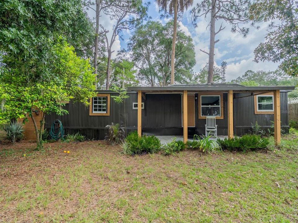 For Sale: $95,000 (2 beds, 1 baths, 720 Square Feet)