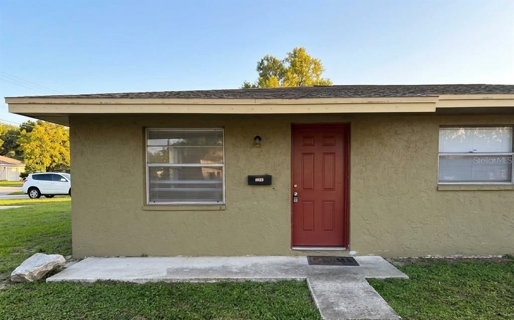 For Rent: $1,295 (2 beds, 1 baths, 985 Square Feet)