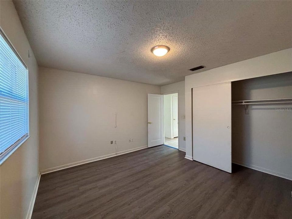 For Rent: $1,295 (2 beds, 1 baths, 985 Square Feet)