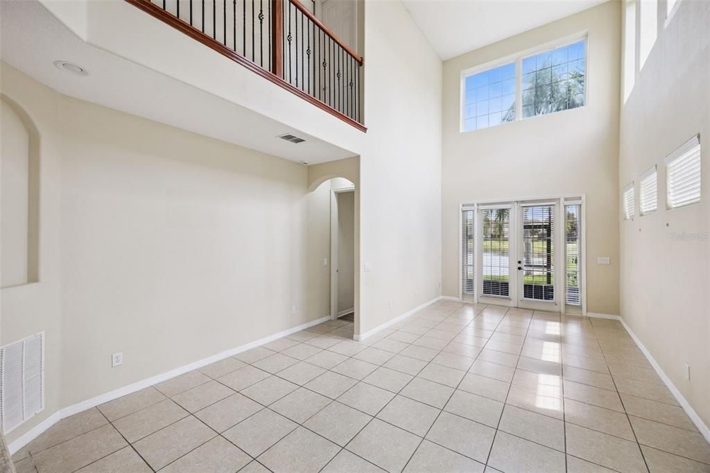 На продажу: $369,990 (3 спален, 2 ванн, 1834 Квадратных фут)