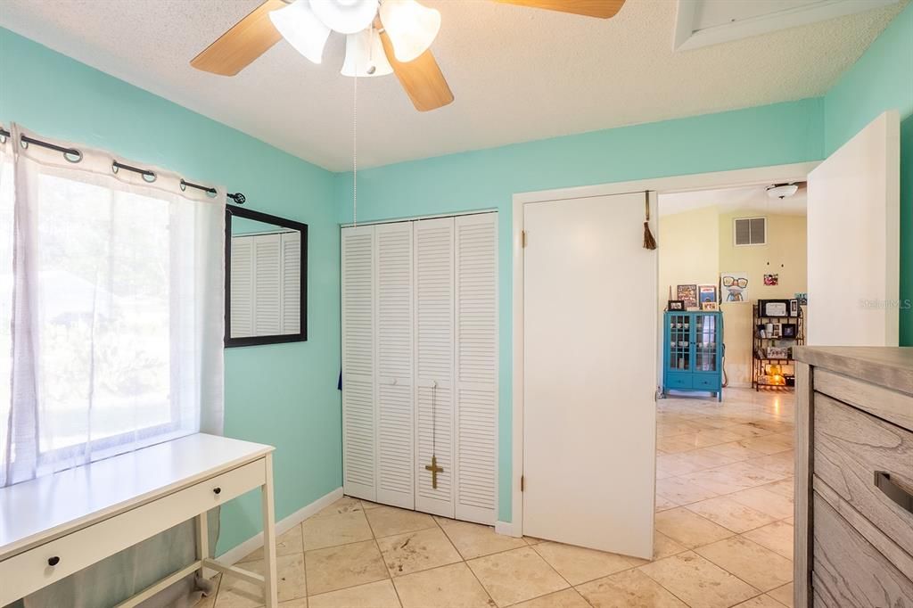 En Venta: $285,000 (3 camas, 2 baños, 1247 Pies cuadrados)