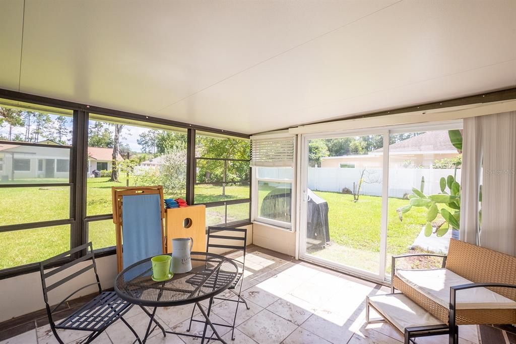 En Venta: $285,000 (3 camas, 2 baños, 1247 Pies cuadrados)